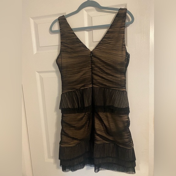 BCBG cocktail dress. Large, never worn - Picture 7 of 8